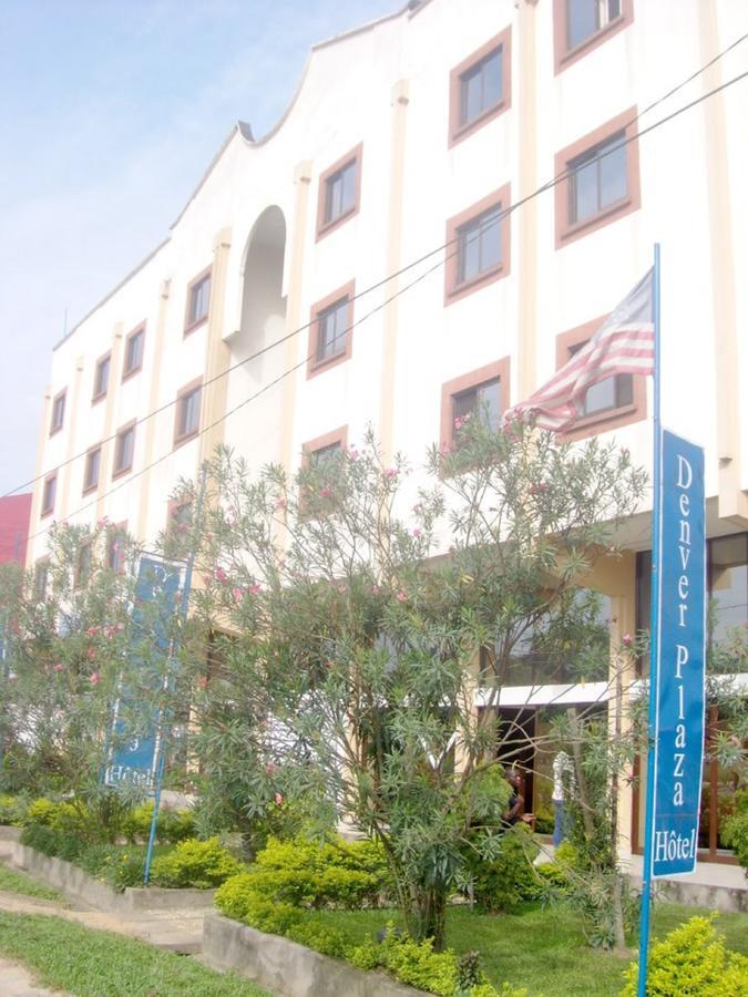 Denver Plaza Hotel Дуала Екстериор снимка
